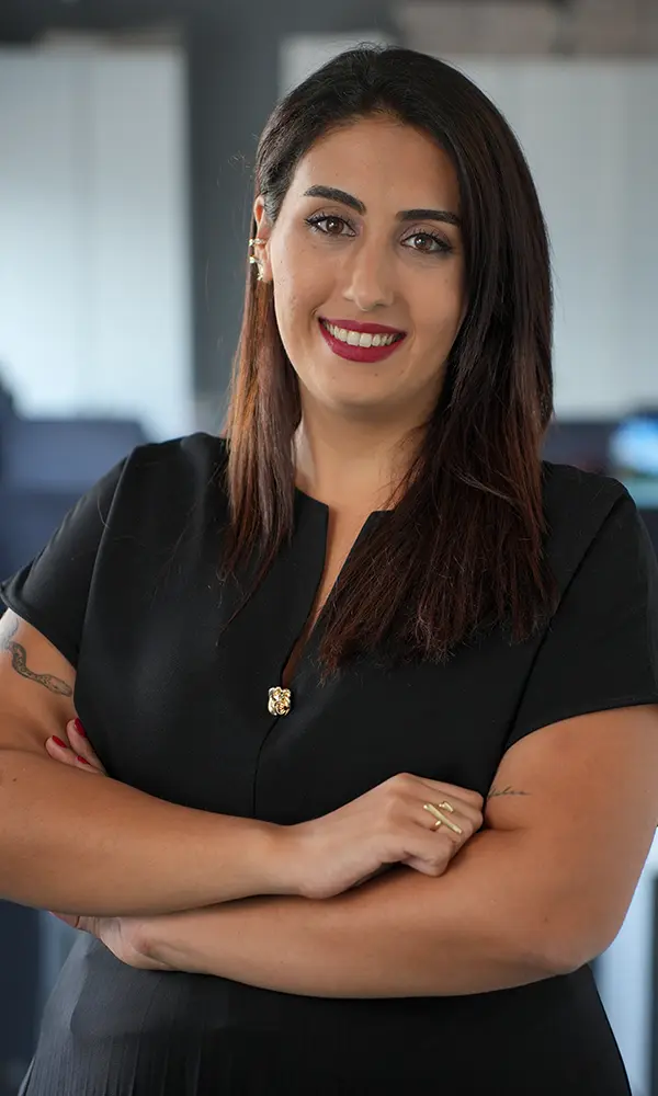 izmir avukat nihal lidya karataş